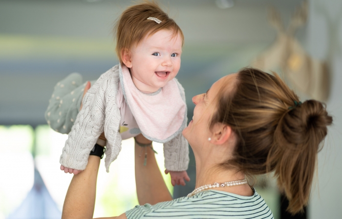 baby in de lucht