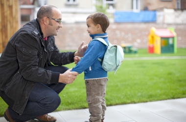 kind met boekentas school