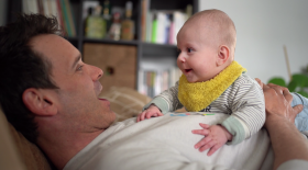Babybeweging buikligtussendoortjes