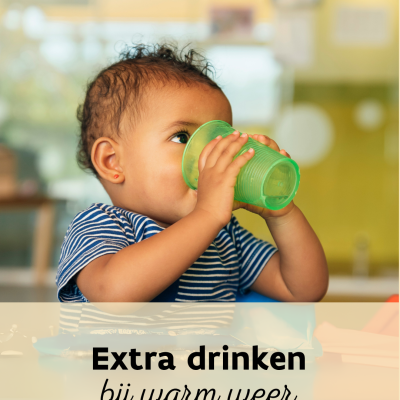 Kindje drinkt beter water 