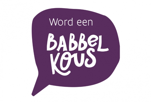 Paarse tekstballon met tekst 'word een babbelkous'