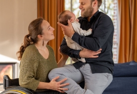 Portret van ouders met kleine baby